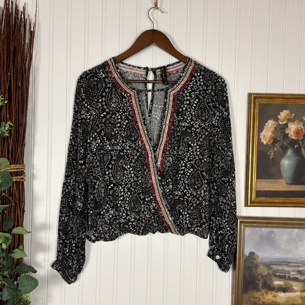 Banjara Surplice Blouse Womens Medium Black Excellent Paisley Boho Embroidered